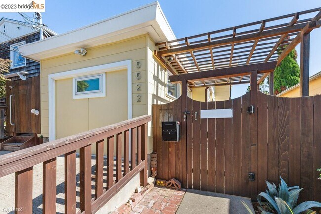 5510 Plumas Ave photo 5