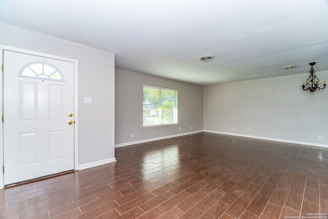 447 Brees Blvd San Antonio, TX 78209 photo 4