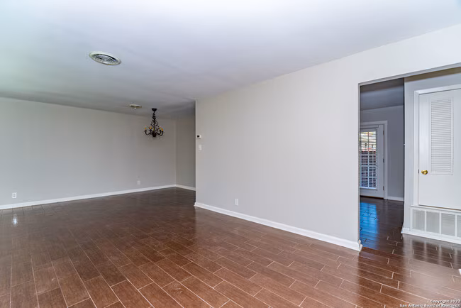 447 Brees Blvd San Antonio, TX 78209 photo 3
