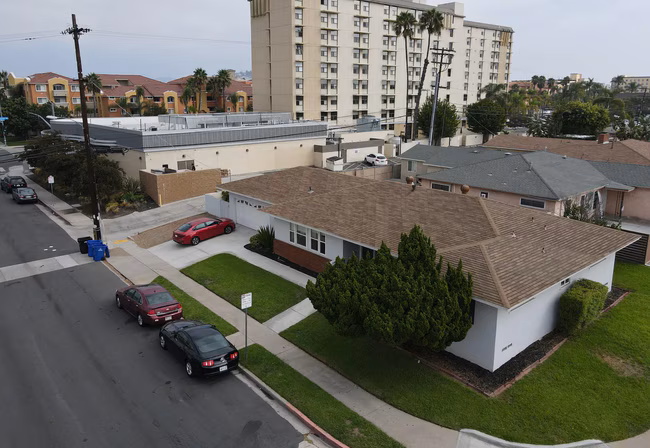 5071-5073 55th St San Diego, CA 92115 photo 2