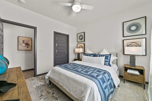 Windsor Apartments photo 4
