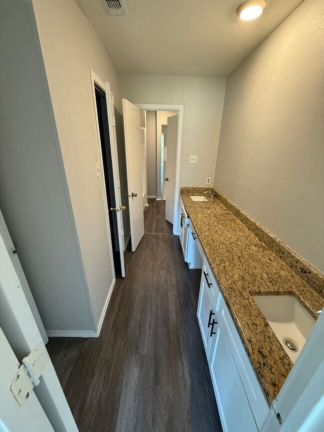 7412 Lemonwood Ln Fort Worth, TX 76133 photo 5