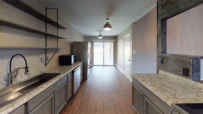 8309 Chesham Dr Rowlett, TX 75088 photo 3