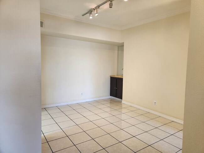 1020 E Washington Ave Escondido, CA 92025 photo 5