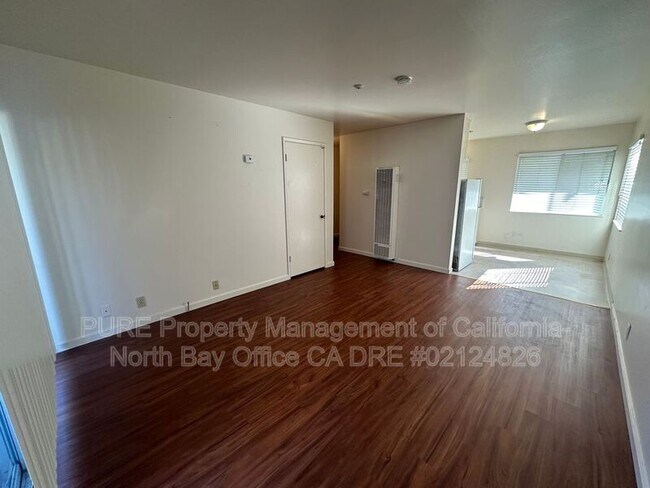 738 Slater St Santa Rosa, CA 95404 photo 4