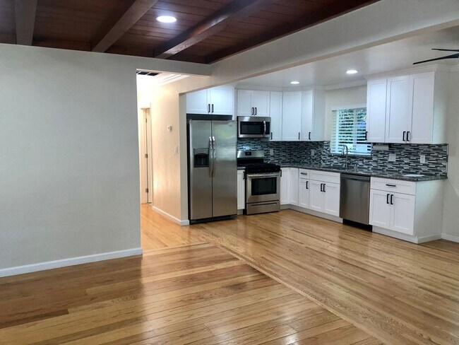 3820 Maybelle Avenue, Oakland, CA 94619 photo 5