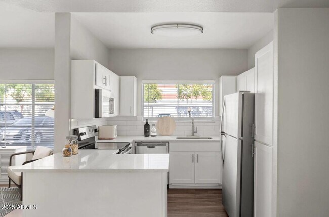 1250 W Grove Pkwy Tempe, AZ 85283 photo 3