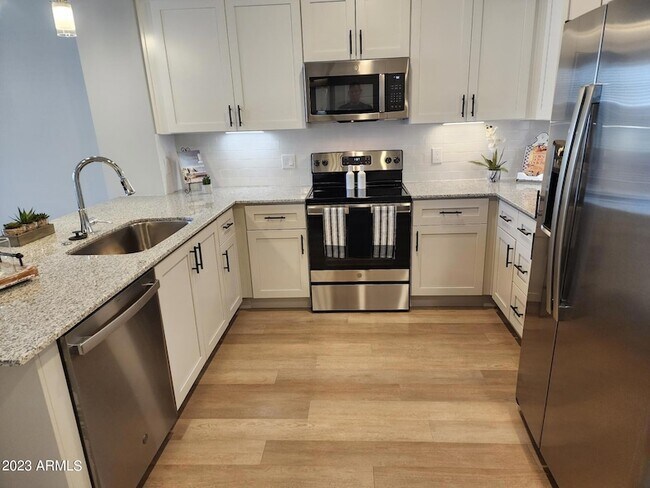 1375 N 145th Ave Goodyear, AZ 85395 photo 4