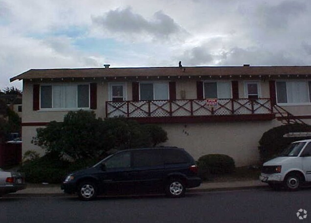 305 Esplanade photo 2