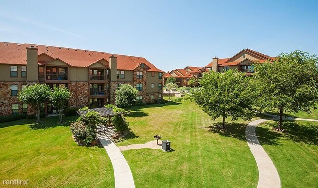 8889 Cook Ranch Rd Benbrook, TX 76126 photo 2