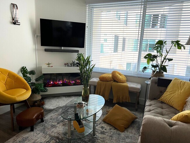 240 Lombard Street photo 4