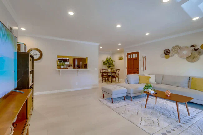 524 Telegraph Canyon Rd Chula Vista, CA 91910 photo 2