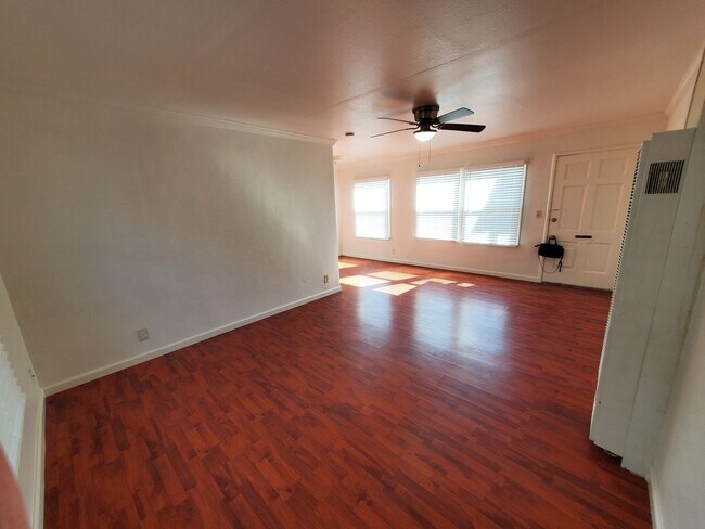 Newly Remodeled 1 Bedroom/1 Bath Near Mission Blvd. photo 2