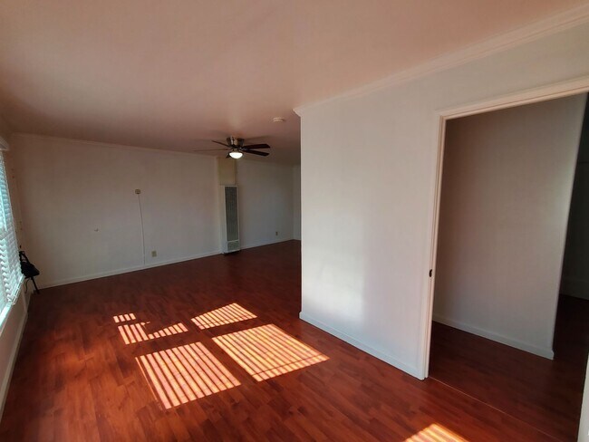 Newly Remodeled 1 Bedroom/1 Bath Near Mission Blvd. photo 4
