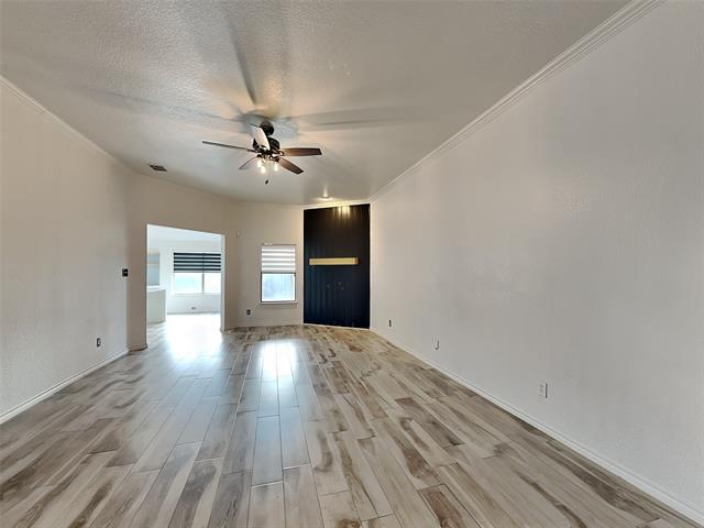4313 Red Clover Ln Crowley, TX 76036 photo 3