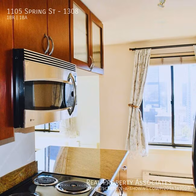 1105 Spring St Seattle, WA 98104 photo 2