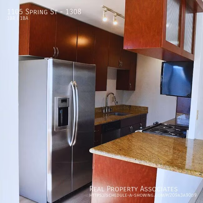1105 Spring St Seattle, WA 98104 photo 3