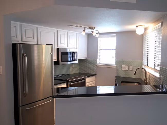 2500 Burleson Rd Austin, TX 78741 photo 4