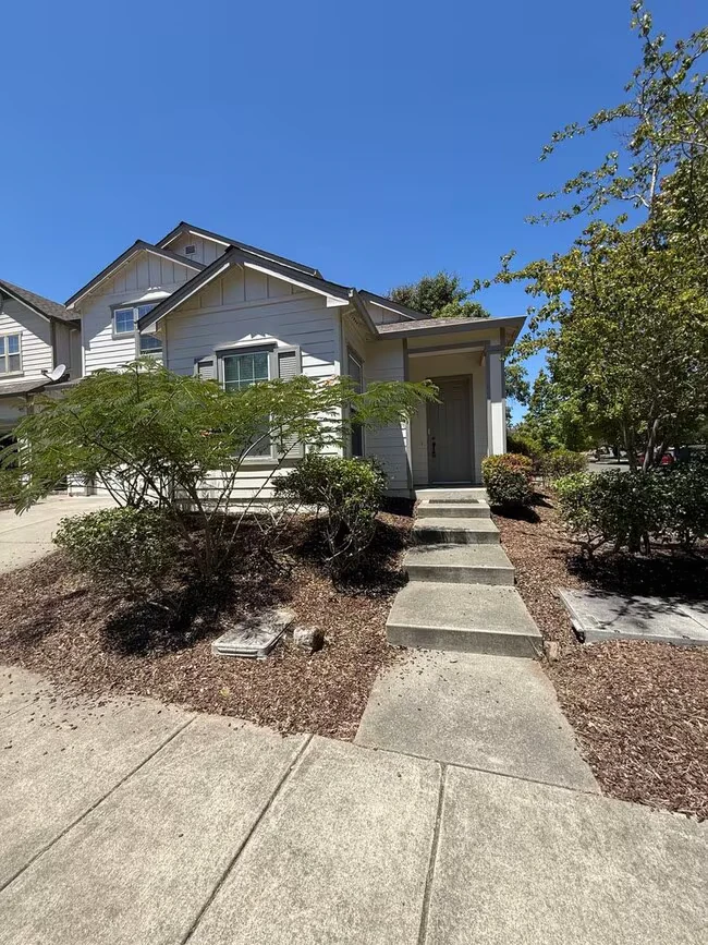 5081 Santa Rosa Creek Dr Santa Rosa, CA 95409 photo 2
