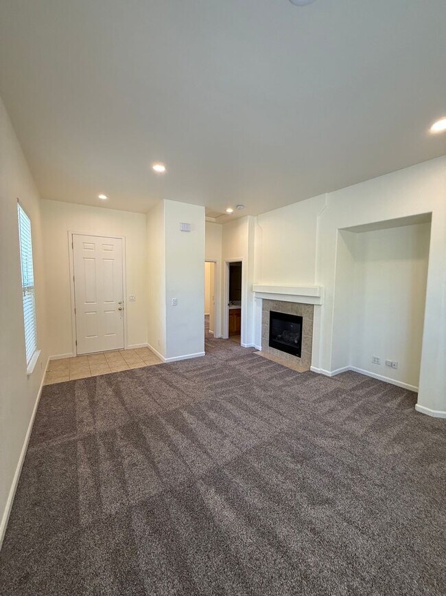 5081 Santa Rosa Creek Dr Santa Rosa, CA 95409 photo 3