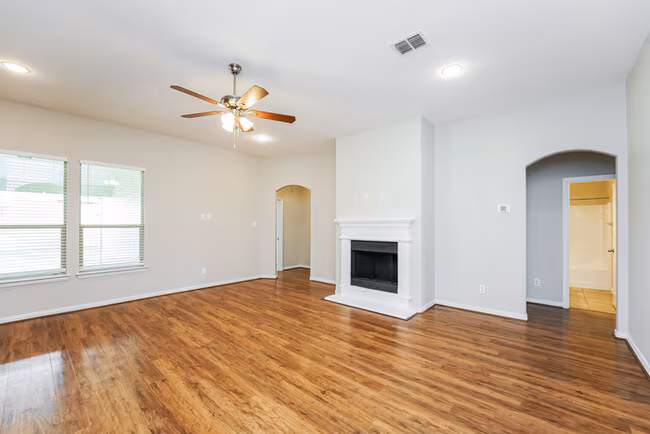 221 Jennie Marie Cir Ferris, TX 75125 photo 3