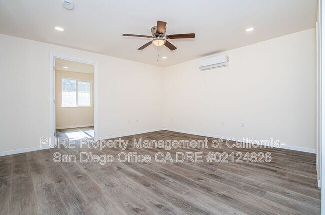 136-138 Demona Pl Spring Valley, CA 91977 photo 3