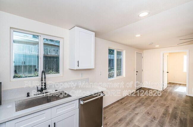 136-138 Demona Pl Spring Valley, CA 91977 photo 4