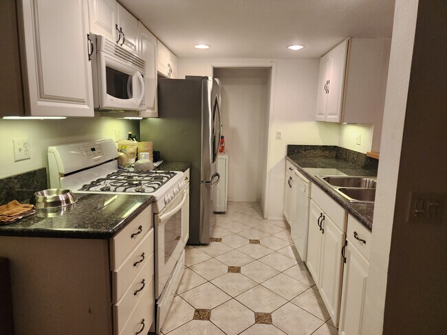 13272 Salmon River Rd San Diego, CA 92129 photo 4