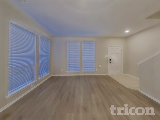 2717 Bull Shoals Dr Fort Worth, TX 76131 photo 3