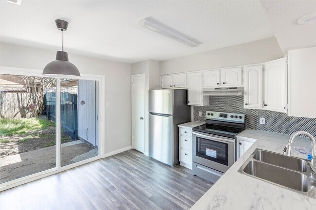 10309 Burmaster Ln Austin, TX 78750 photo 4
