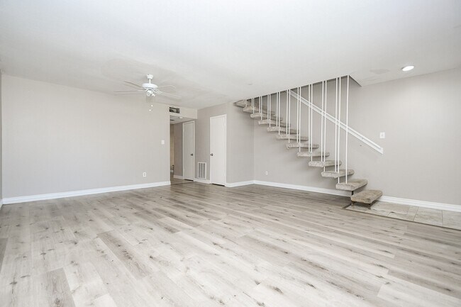6111 Fondren Road, Houston, TX 77036 photo 3