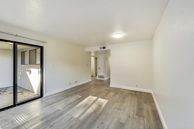 1421 38th Ave Oakland, CA 94601 photo 2