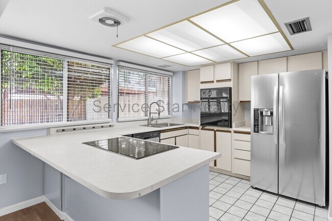 4705 W Northern Ave photo 3