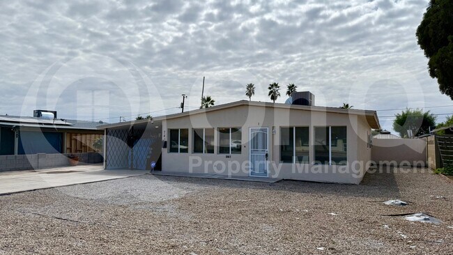 741 E Erie St Chandler, AZ 85225 photo 3