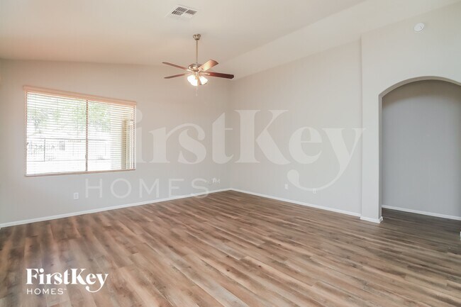 29882 N Broken Shale Dr San Tan Valley, AZ 85143 photo 5