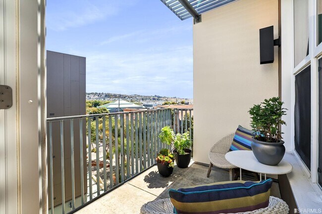 5900 3rd Street, San Francisco, CA 94124 photo 3