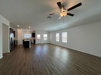 201 Arnage Dr Hutto, TX 78634 photo 3
