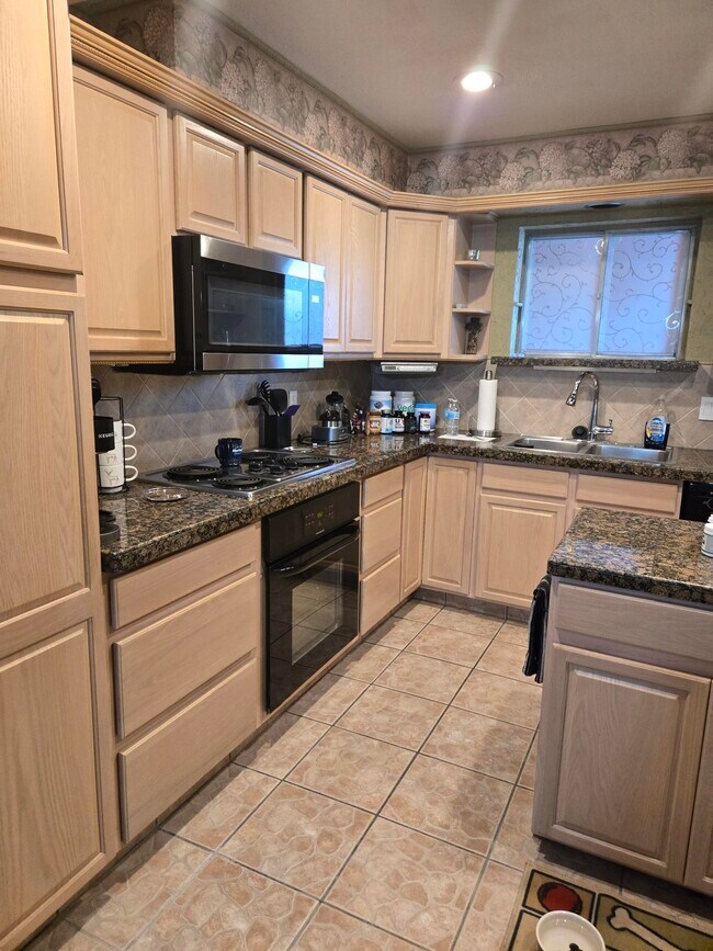 8618 Baltimore Dr Dallas, TX 75225 photo 3