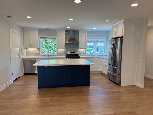 Beautiful Fully Remodeled 4 Bedroom 2 Bath Home in Los Gatos photo 4
