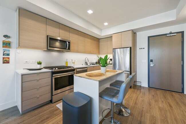 702 Broadway San Diego, CA 92101 photo 2