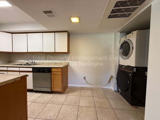 1336 E Mountain View Rd Phoenix, AZ 85020 photo 5