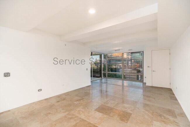 7157 E Rancho Vista Dr Scottsdale, AZ 85251 photo 2