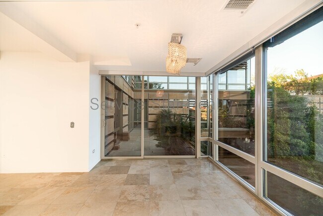 7157 E Rancho Vista Dr Scottsdale, AZ 85251