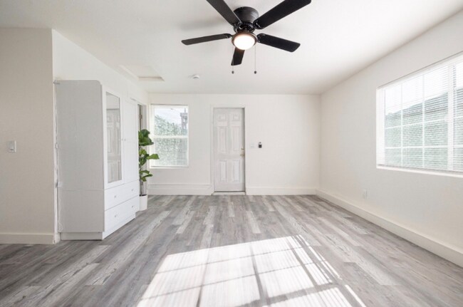 4344 Keeler Ave San Diego, CA 92113 photo 2