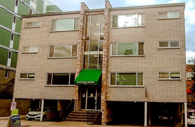 Harvard House photo 2