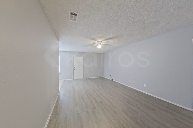1117 Saturn St photo 3