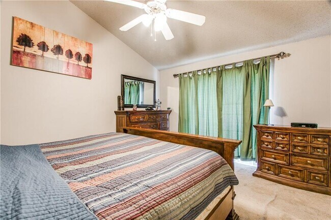 545 Prairie Dell Street, Lewisville, TX 75067 photo 5