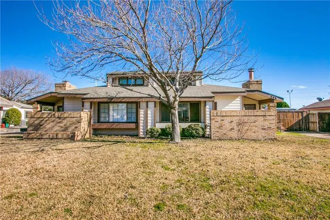 545 Prairie Dell Street, Lewisville, TX 75067 photo 2