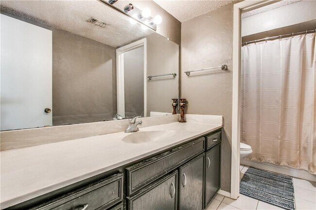 545 Prairie Dell Street, Lewisville, TX 75067 photo 3