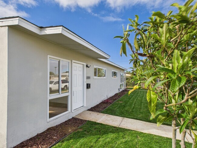 3257-59 Luna Ave San Diego, CA 92117 photo 3